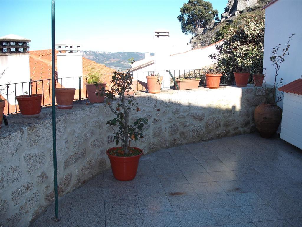 Casa Pires Mateus Guest House Monsanto Exterior foto